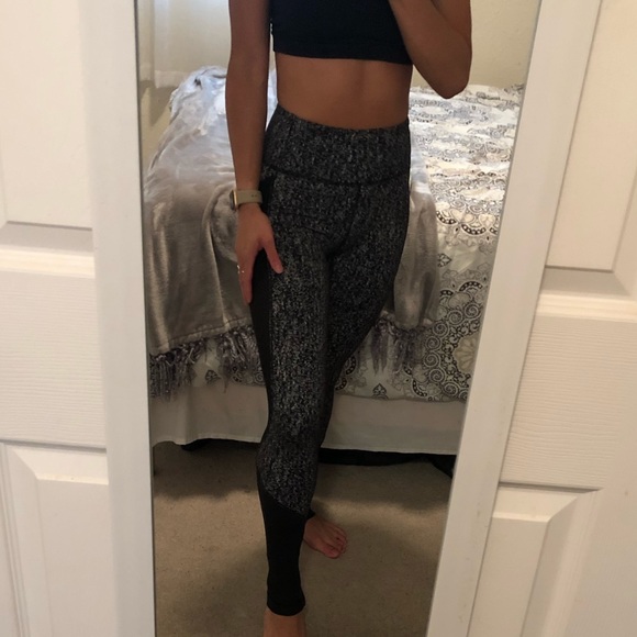 Lululemon 25” tights - Picture 7 of 7